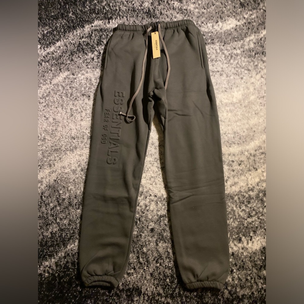 Essentials Fear of God Puff Print Logo Sweatpants / Joggers Iron Men’s Large